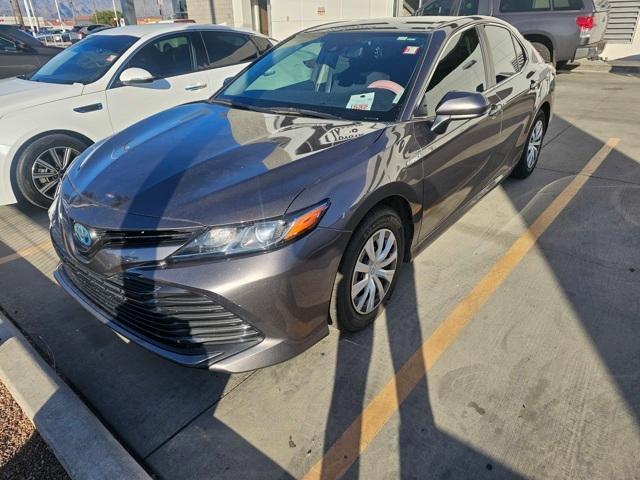 2020 toyota camry hybrid le