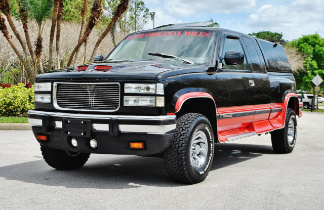 43,445 real miles award winnng 93 gmc c1500 extended cab 4x4 leather 50k spent