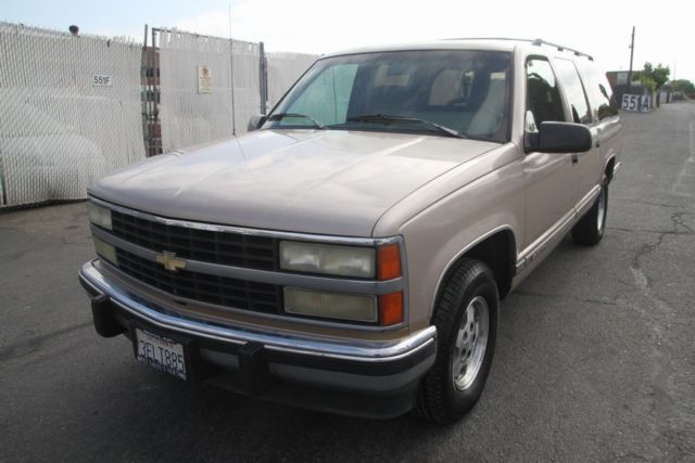 1993 chevrolet suburban c1500 automatic 8 cylinder no reserve