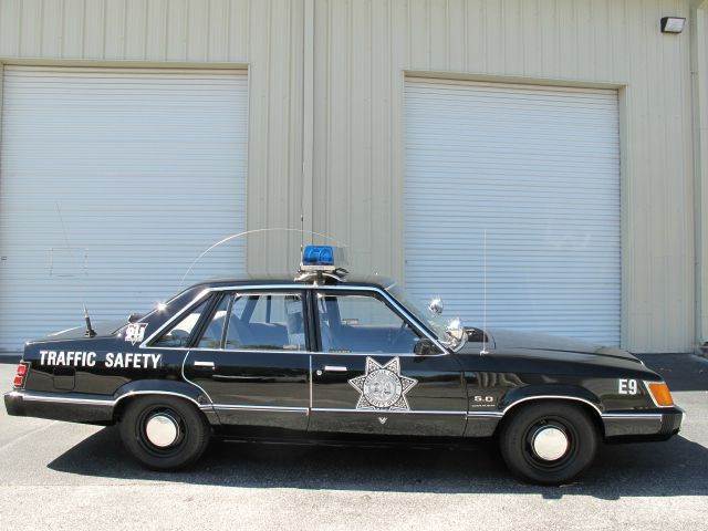 1984 ford ltd 5.0 police cruiser