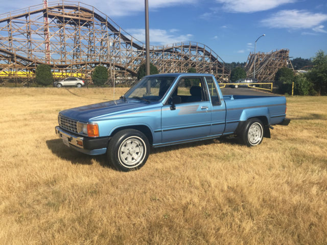 1986 toyota pickup sr5 extended cab pickup 22re extremely low miles excellent