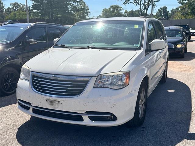 2013 chrysler town & country touring