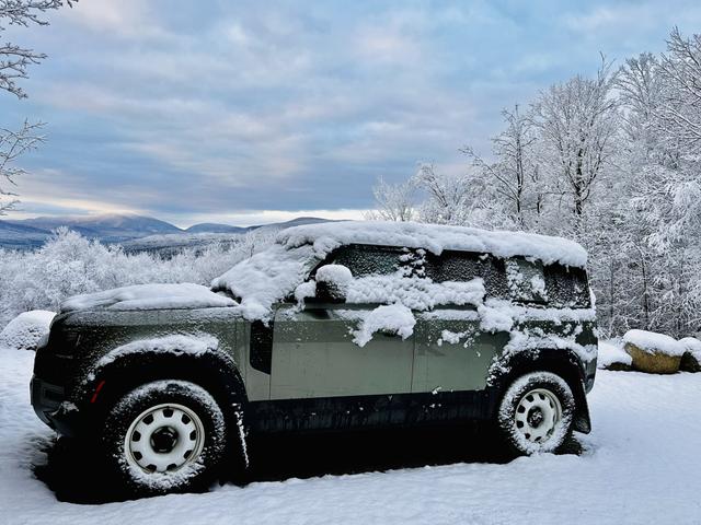 2022 land rover defender s