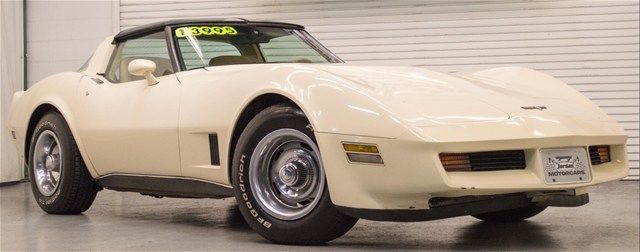 aerodynamic sports car low miles excellent condition muscle car collectors clean