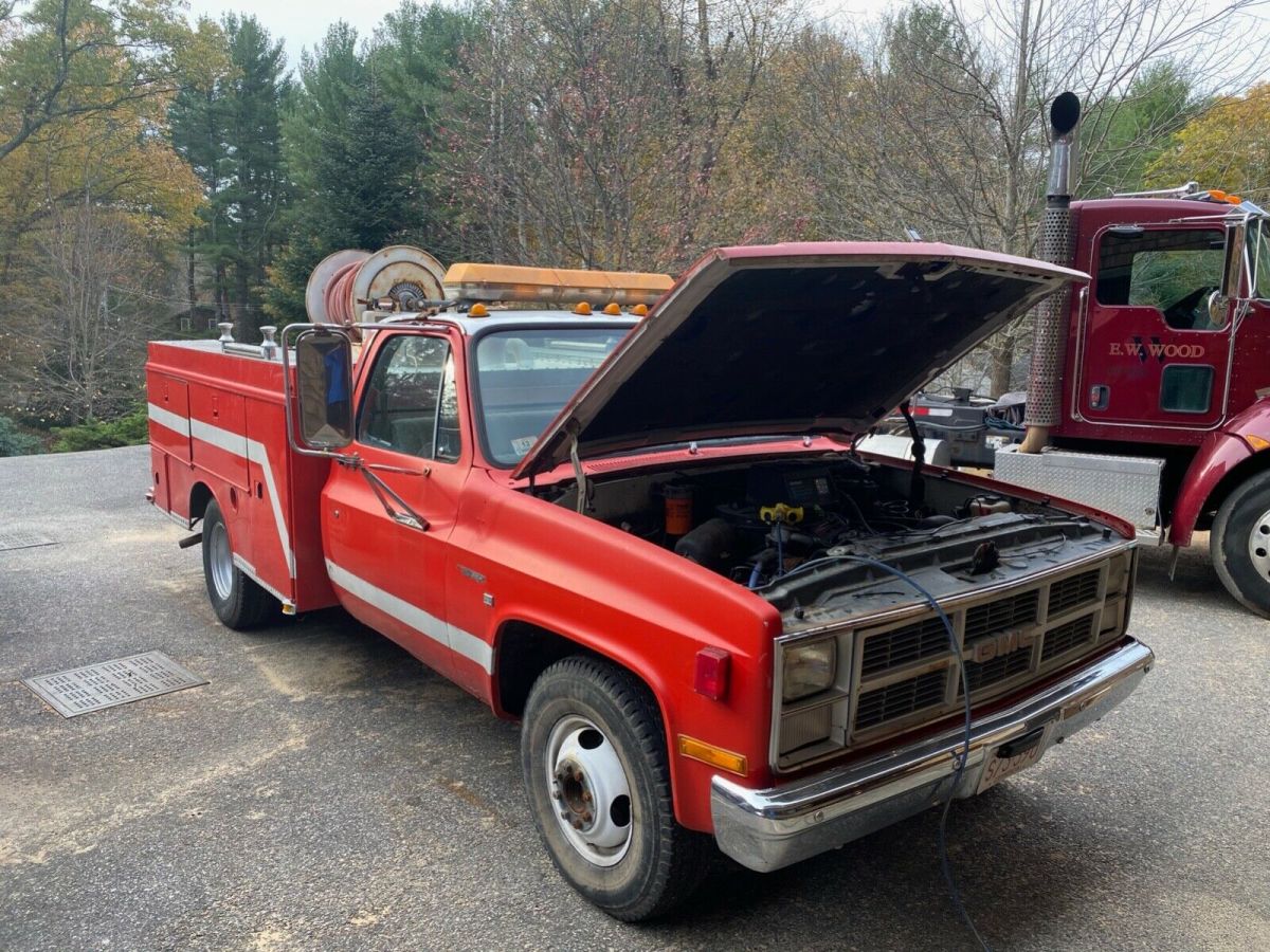 1983 gmc sierra 3500 6.2 diesal. 6 wheel truck with tool boxes, water tank