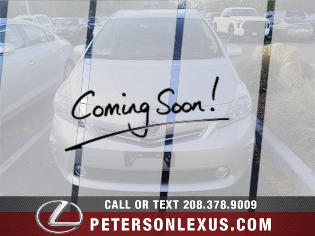 2014 toyota prius v five
